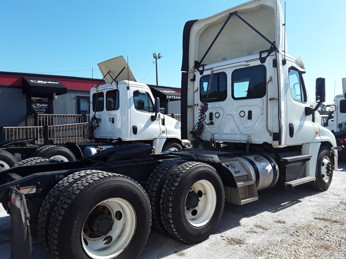 2018 Freightliner/Mercedes CASCADIA 125 750239