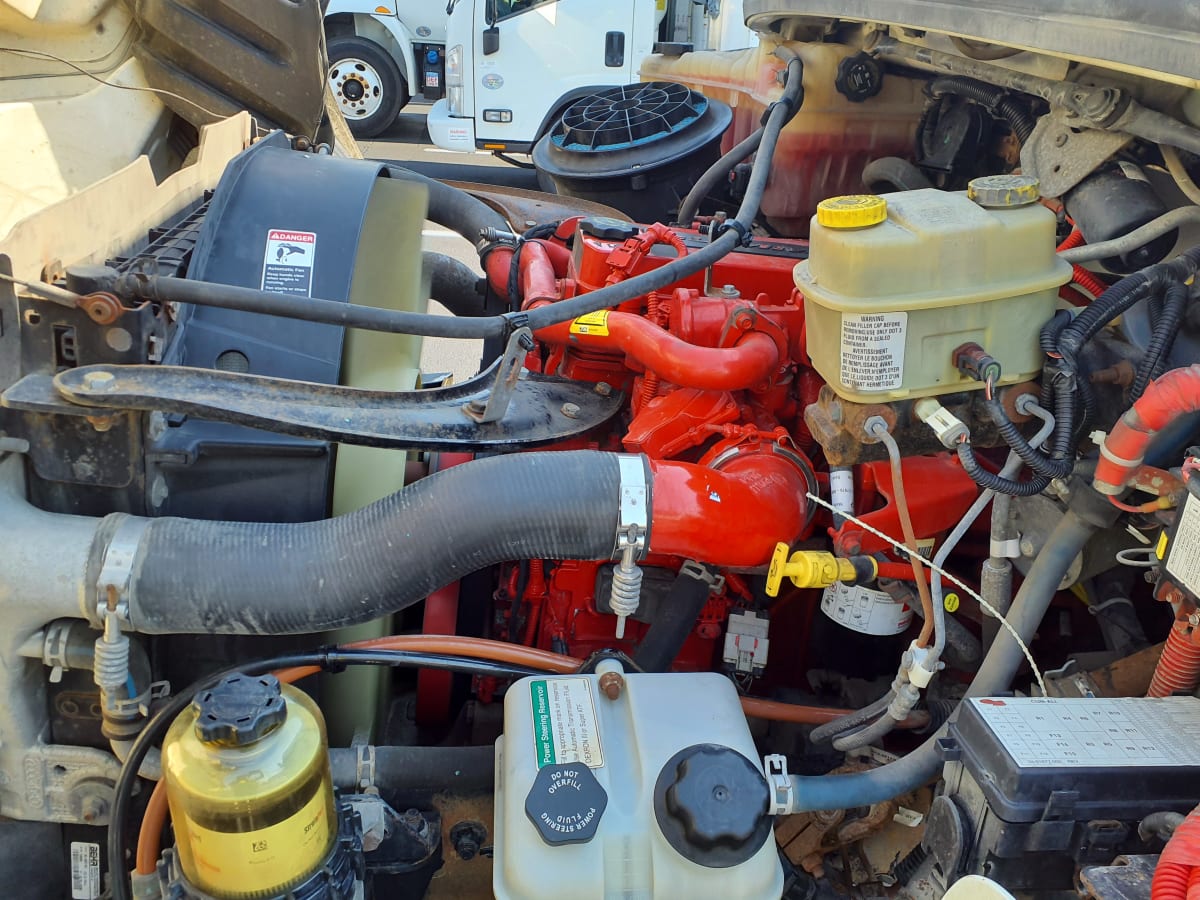 2018 Freightliner/Mercedes M2 106 750394