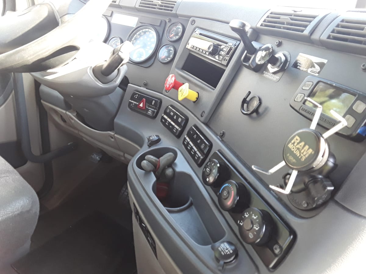 2018 Freightliner/Mercedes CASCADIA 113 750425