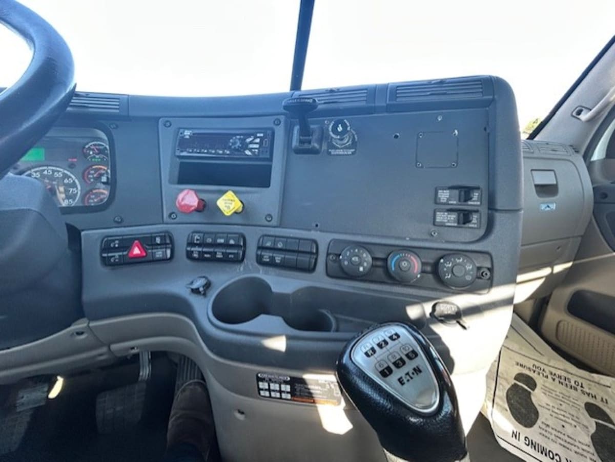 2018 Freightliner - image 13