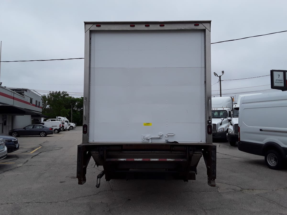 2018 Freightliner/Mercedes M2 106 750711