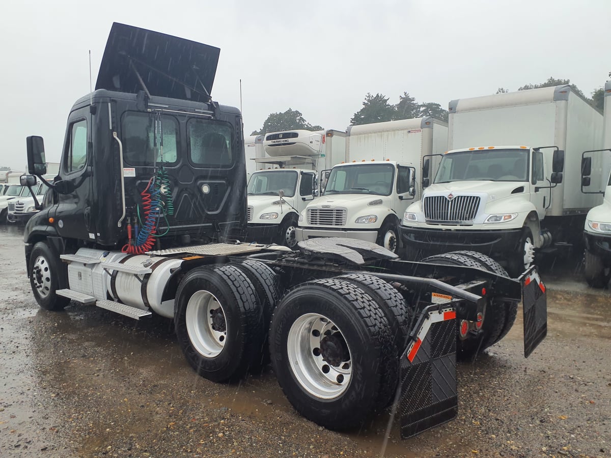 2018 Freightliner/Mercedes CASCADIA 125 750754