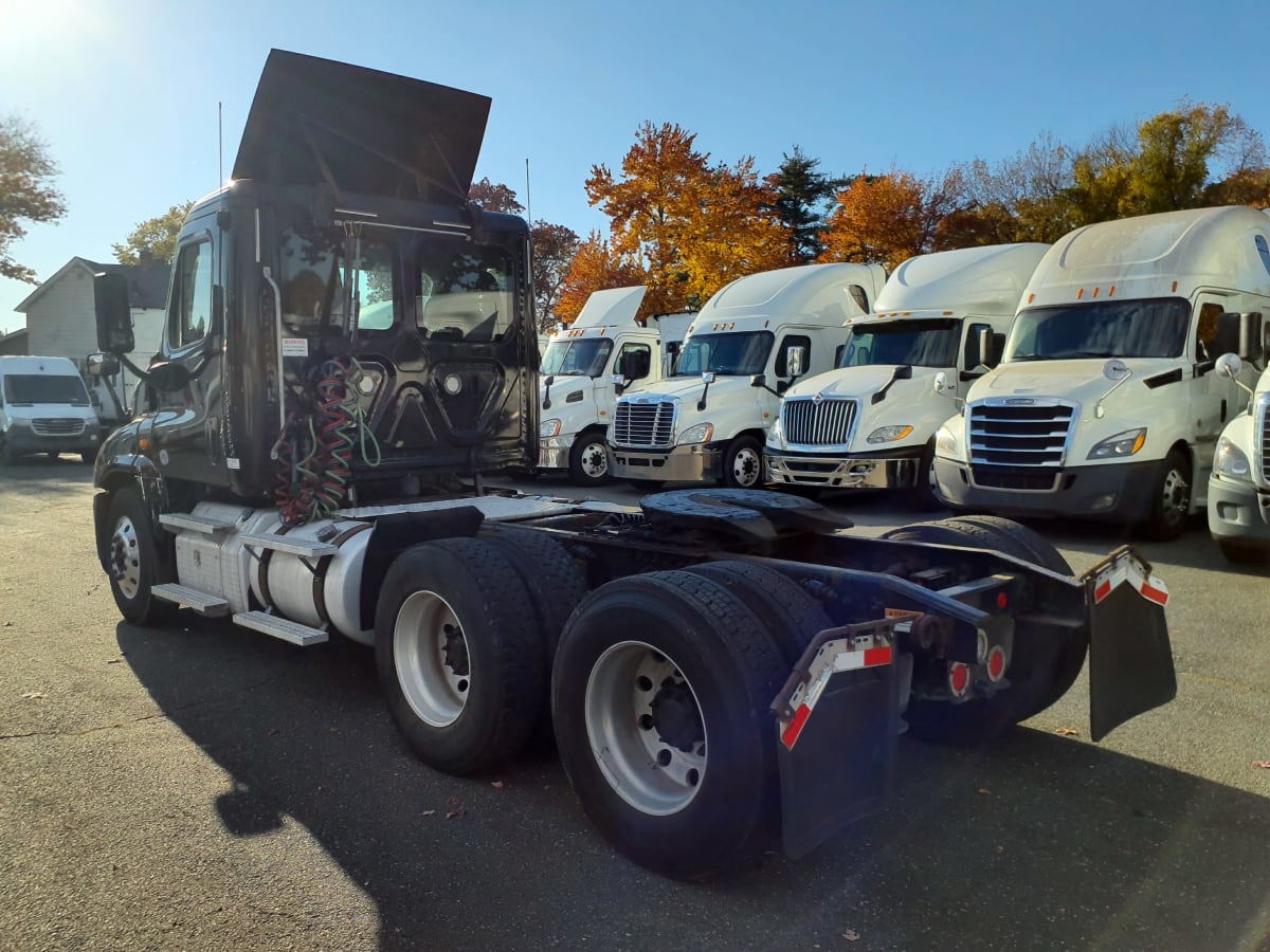 2018 Freightliner/Mercedes CASCADIA 125 750755