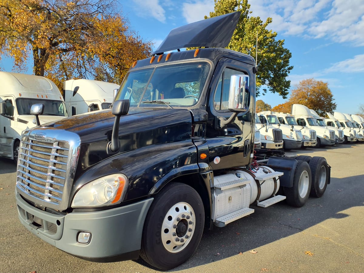 2018 Freightliner/Mercedes CASCADIA 125 750755