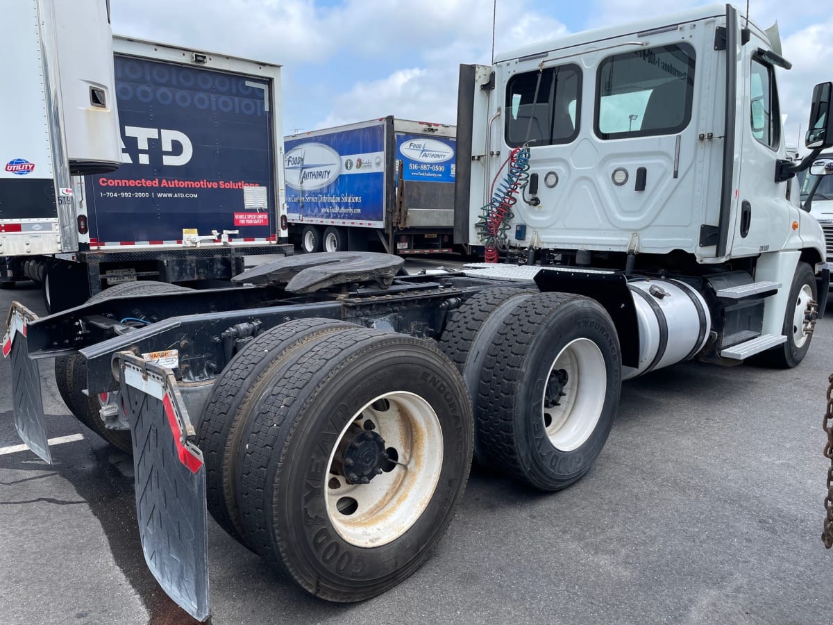 2018 Freightliner/Mercedes CASCADIA 125 750786