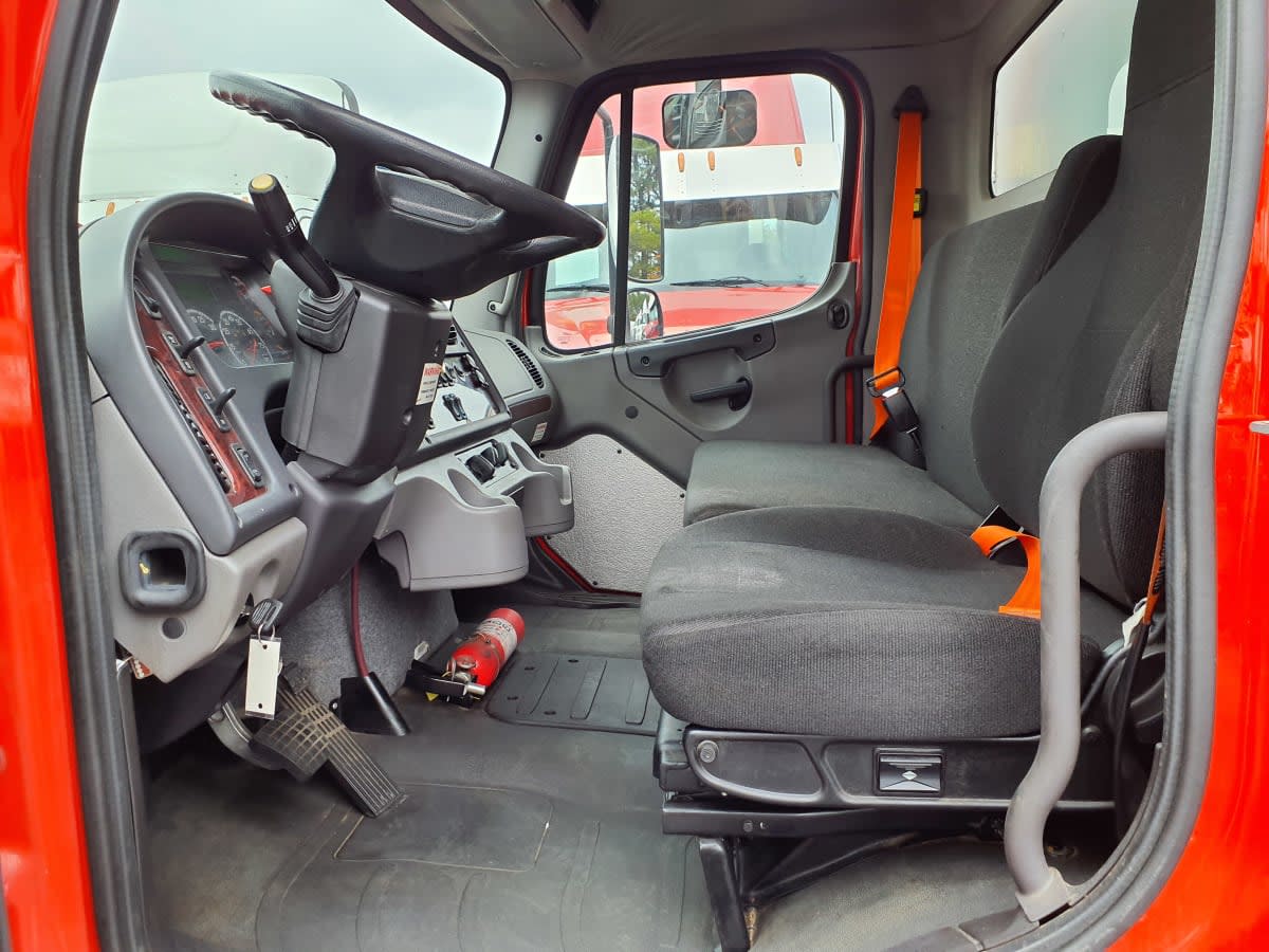 2018 Freightliner/Mercedes M2 106 750922