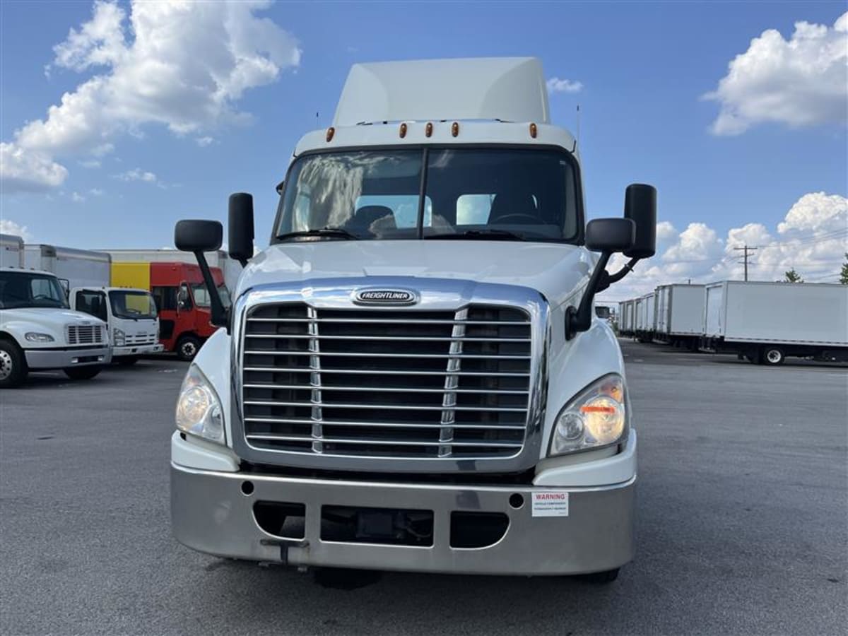 2018 Freightliner - image 2