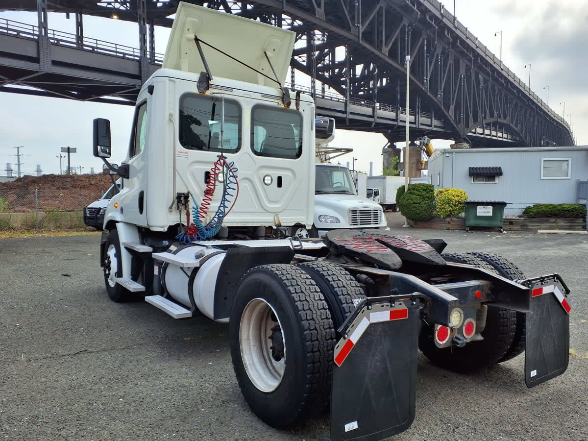 2018 Freightliner - image 4