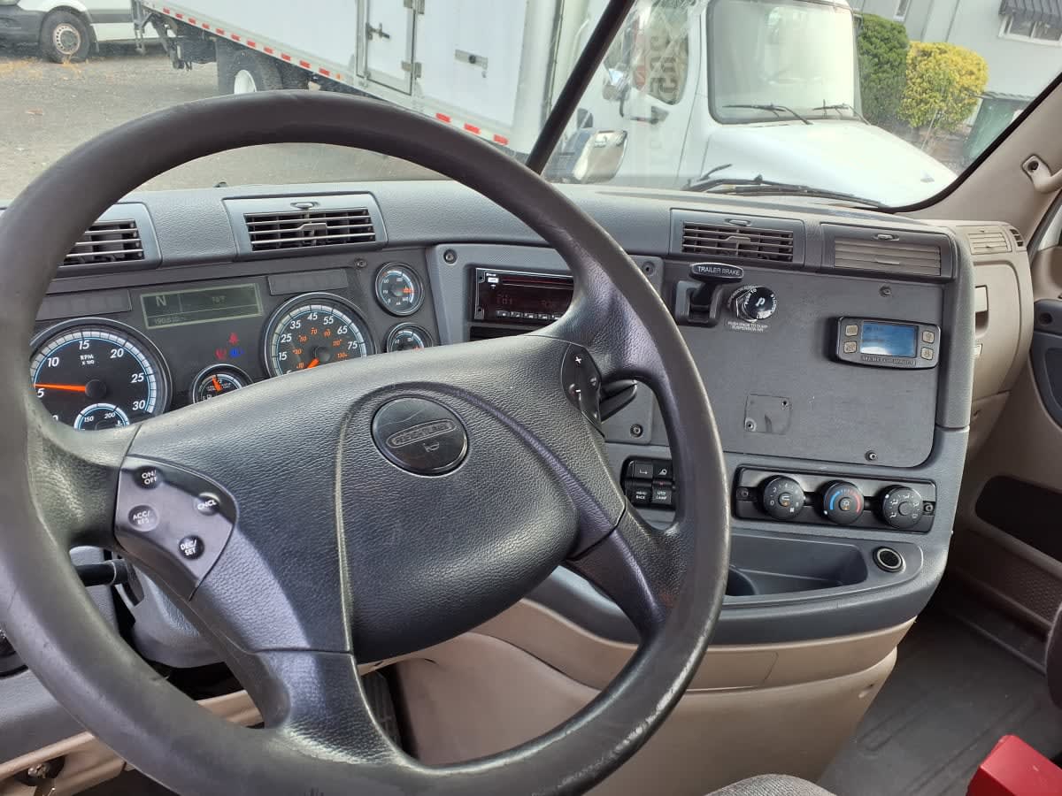 2018 Freightliner - image 7