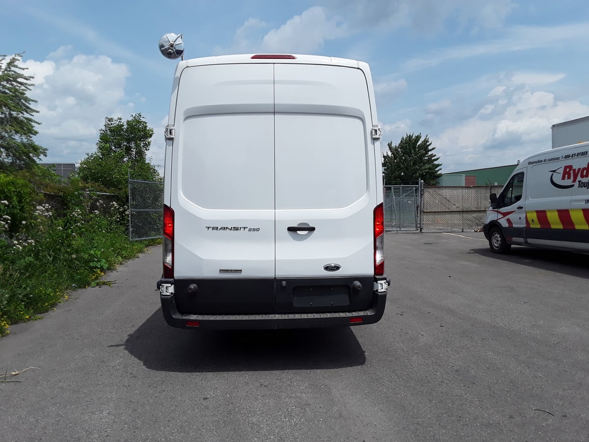 2017 Ford Motor Company TRANSIT 250 HI ROOF 750993