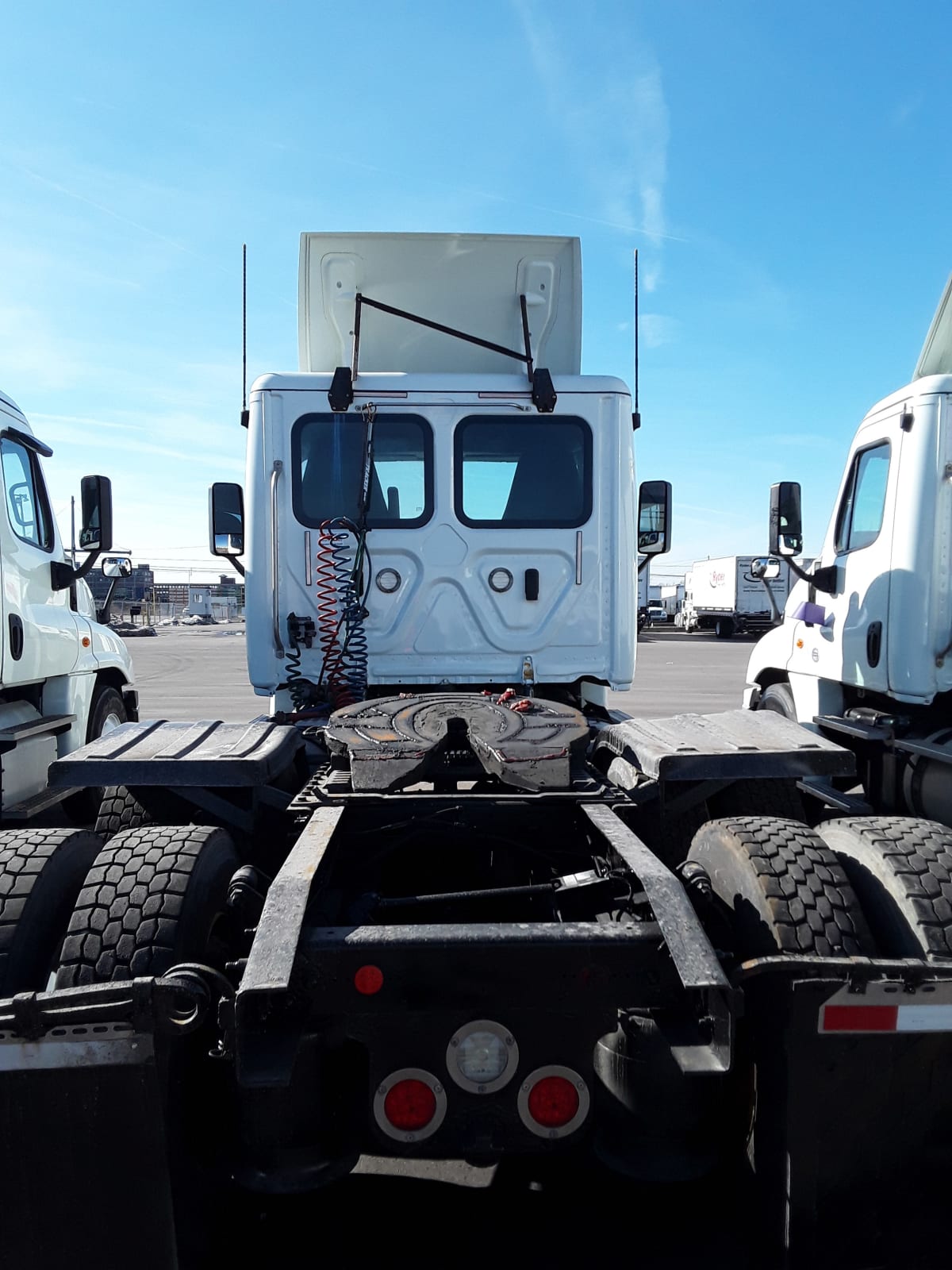 2018 Freightliner/Mercedes CASCADIA 125 751188