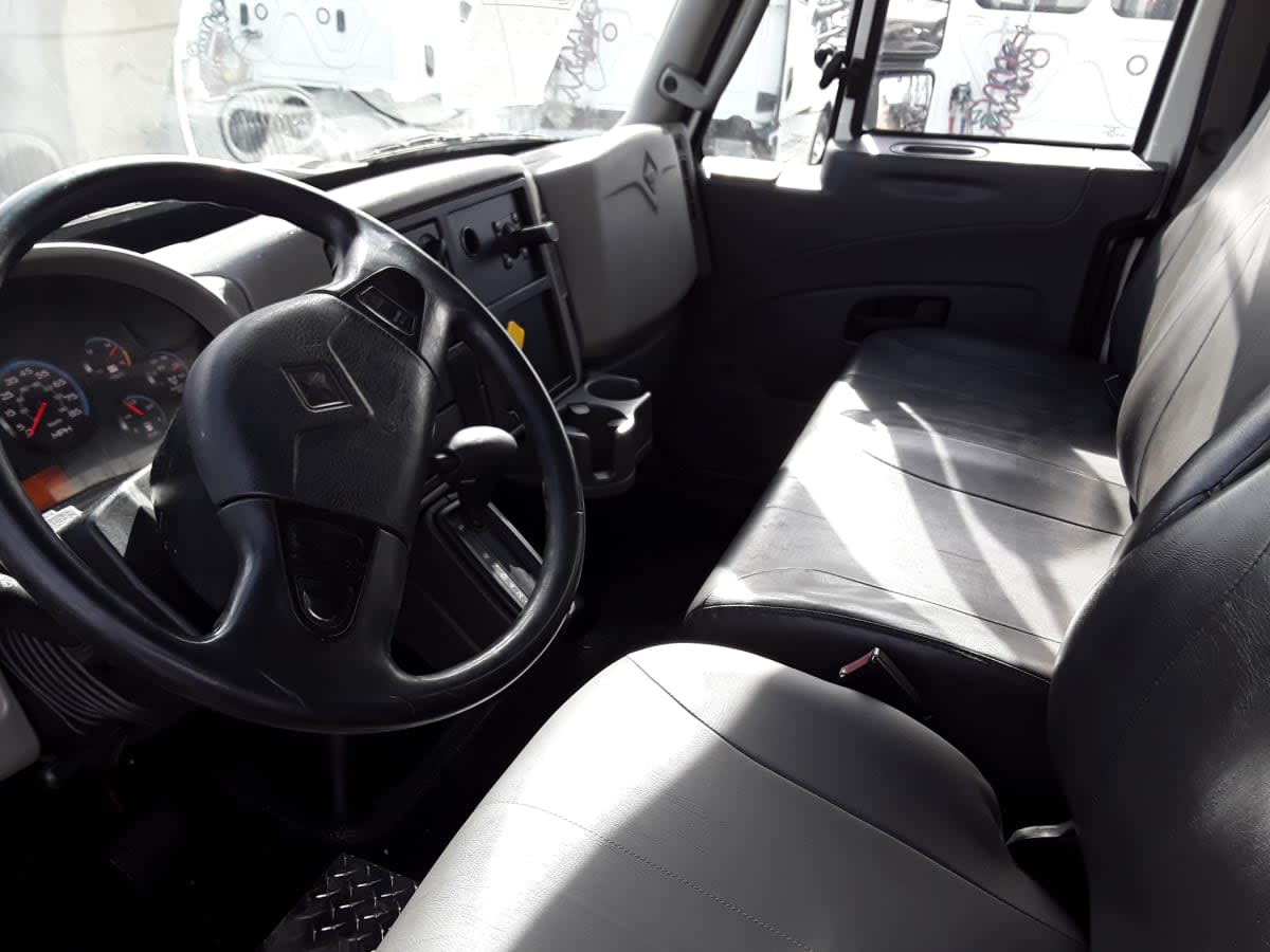 2018 International - image 7