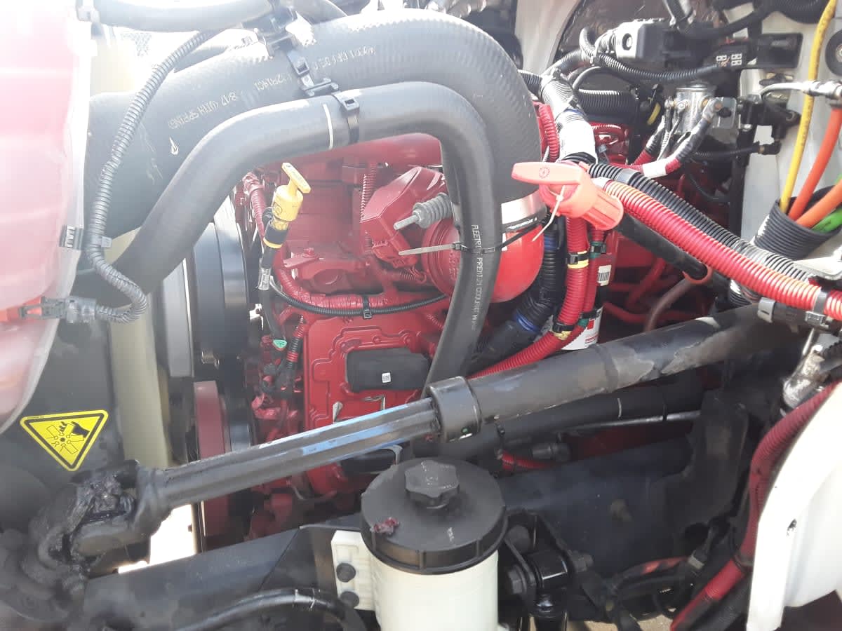 2018 International - image 9