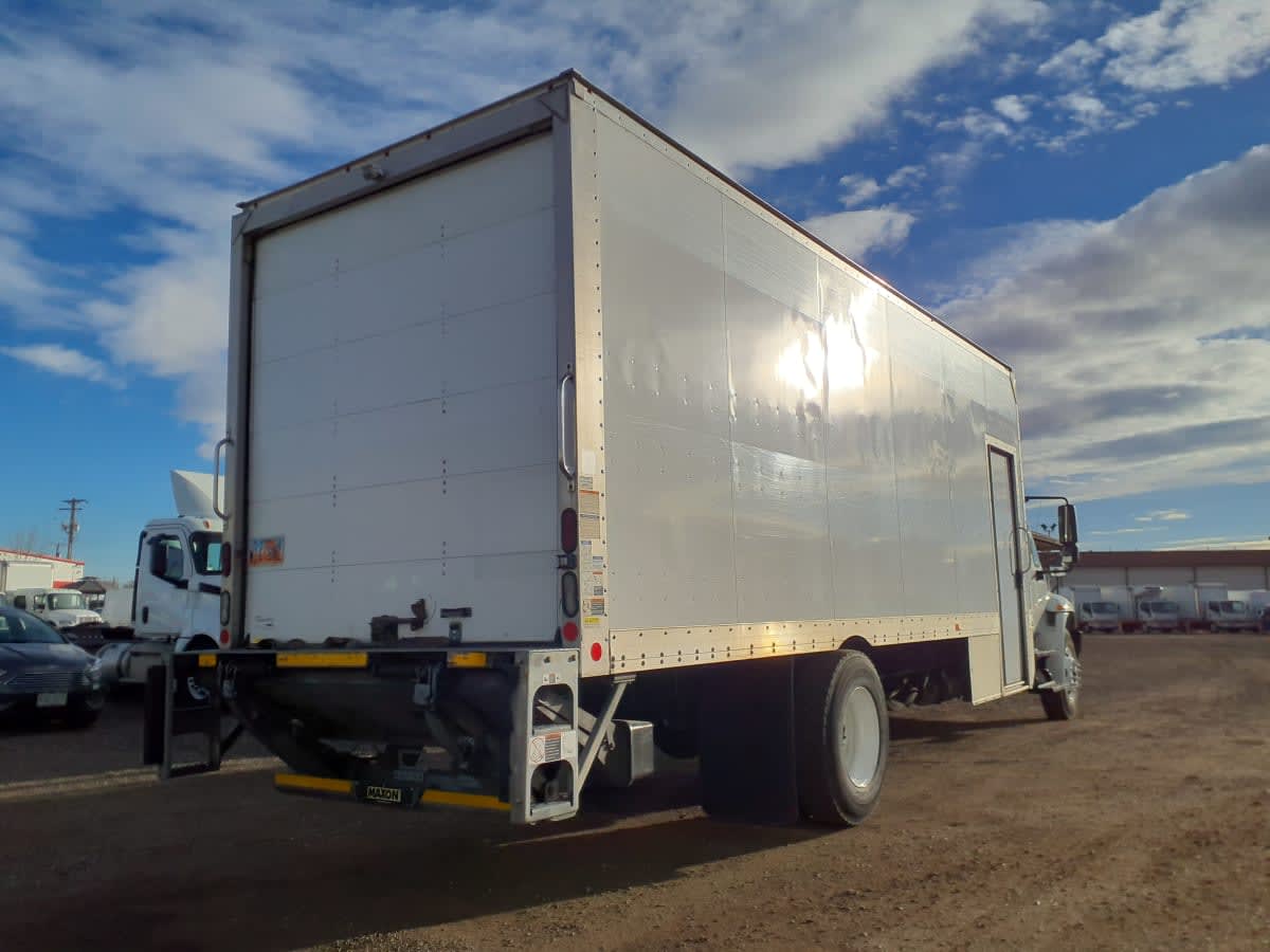 2018 International - image 4