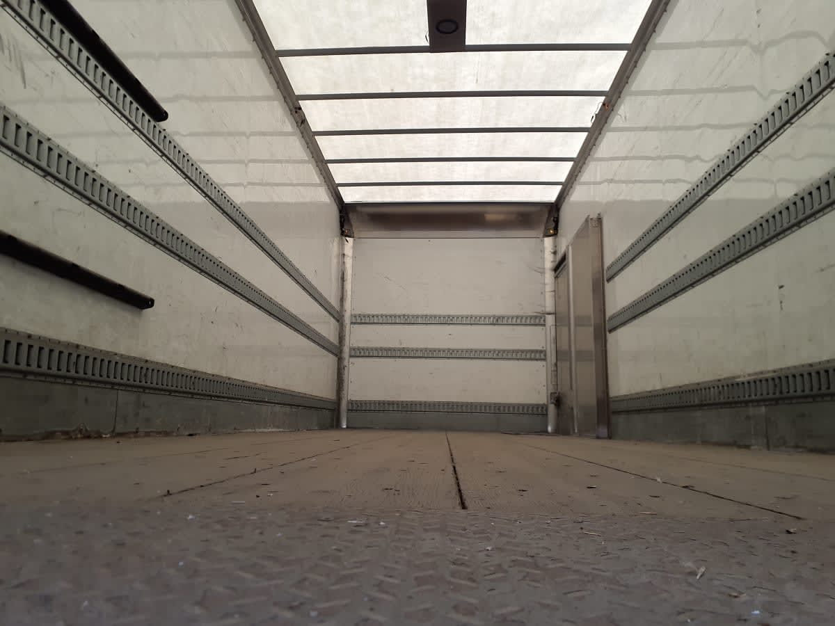 2018 International - image 8