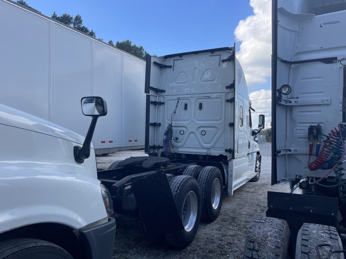 2018 Freightliner/Mercedes CASCADIA 125 751357