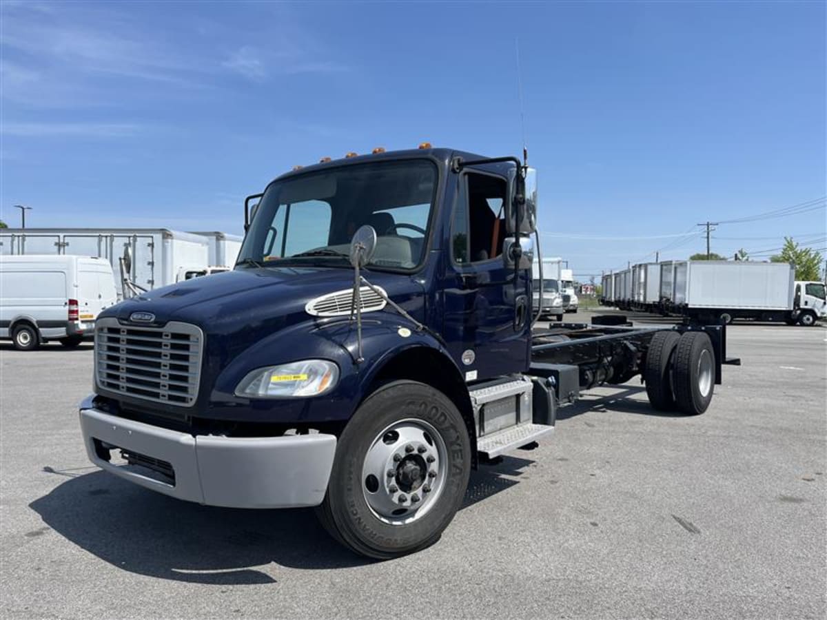 2018 Freightliner/Mercedes M2 106 751653 2018 Freightliner/Mercedes M2 106 751653