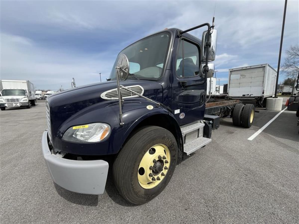 2018 Freightliner/Mercedes M2 106 751669 2018 Freightliner/Mercedes M2 106 751669