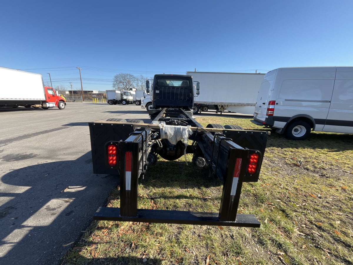 2018 Freightliner/Mercedes M2 106 751720