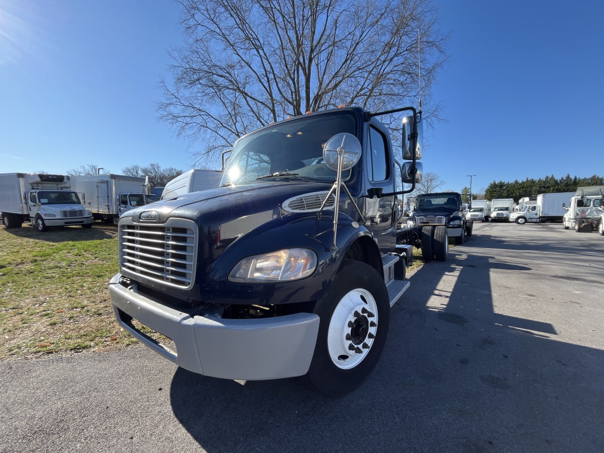 2018 Freightliner/Mercedes M2 106 751720 2018 Freightliner/Mercedes M2 106 751720