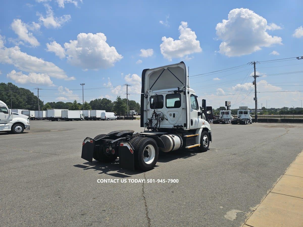 2018 Freightliner - image 4