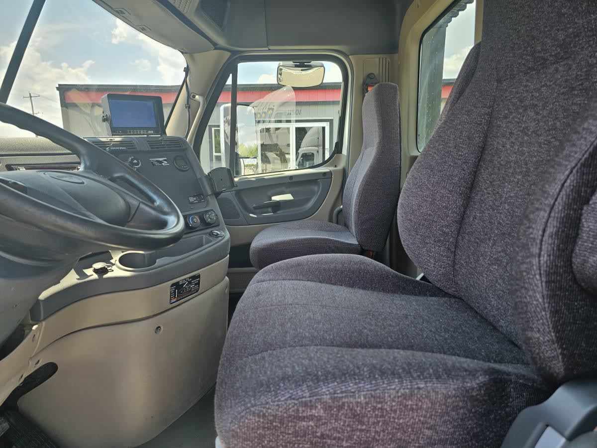 2018 Freightliner - image 7