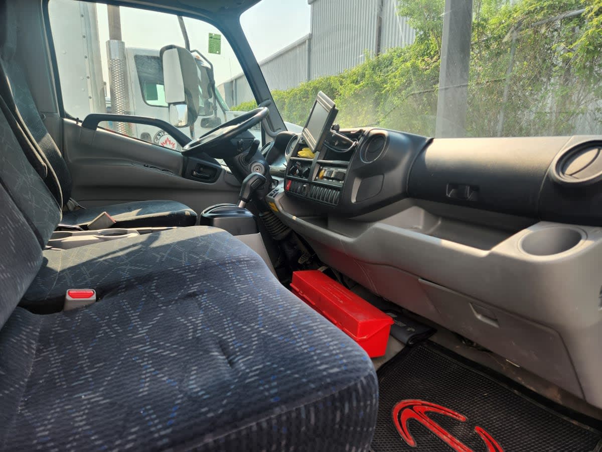 2018 Hino HINO 195 752177