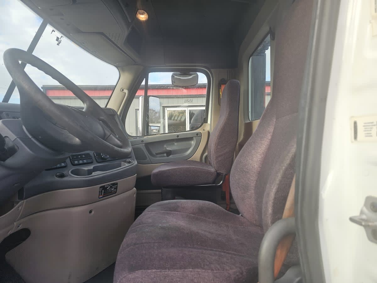 2018 Freightliner - image 7