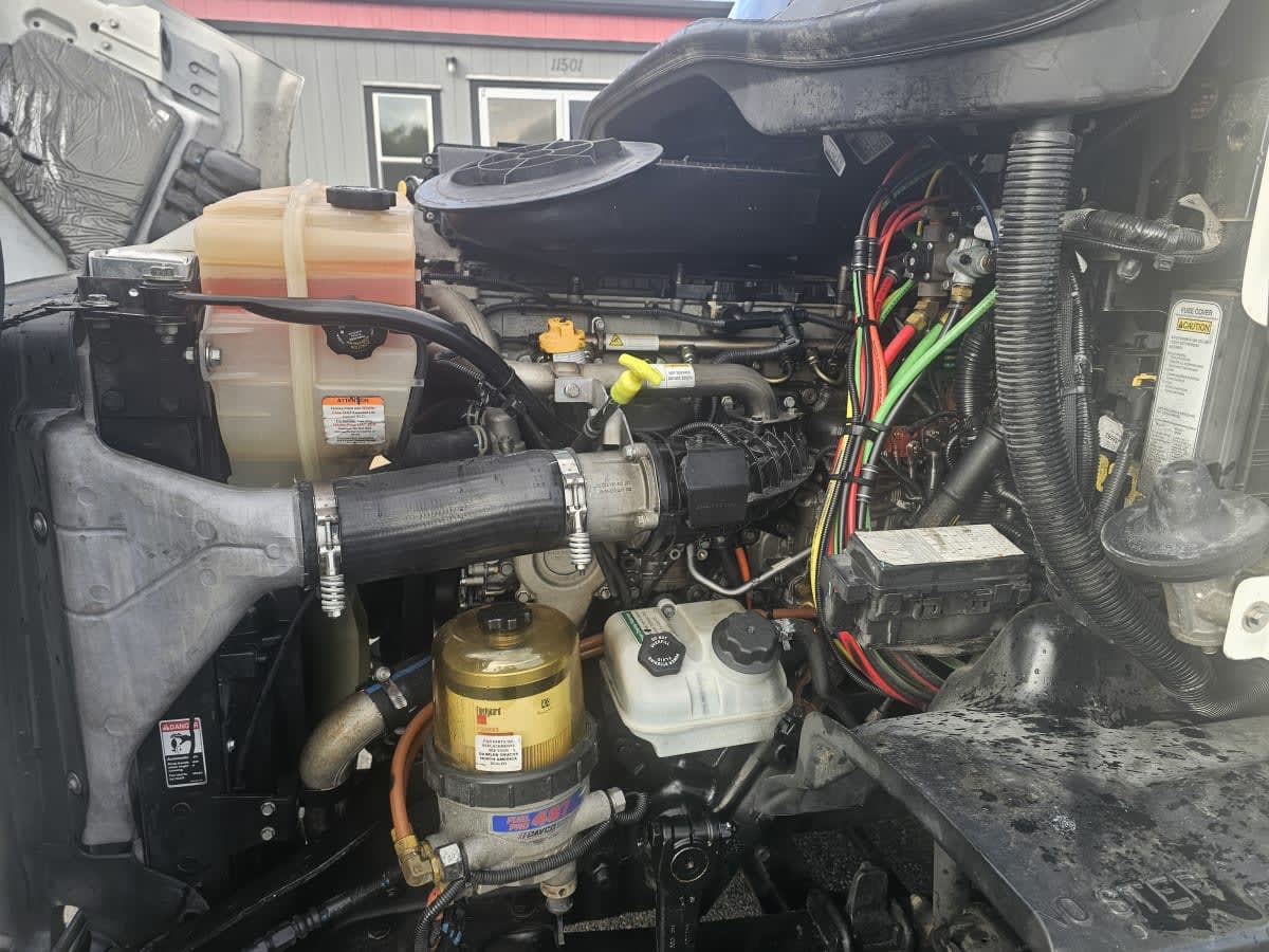 2018 Freightliner - image 8