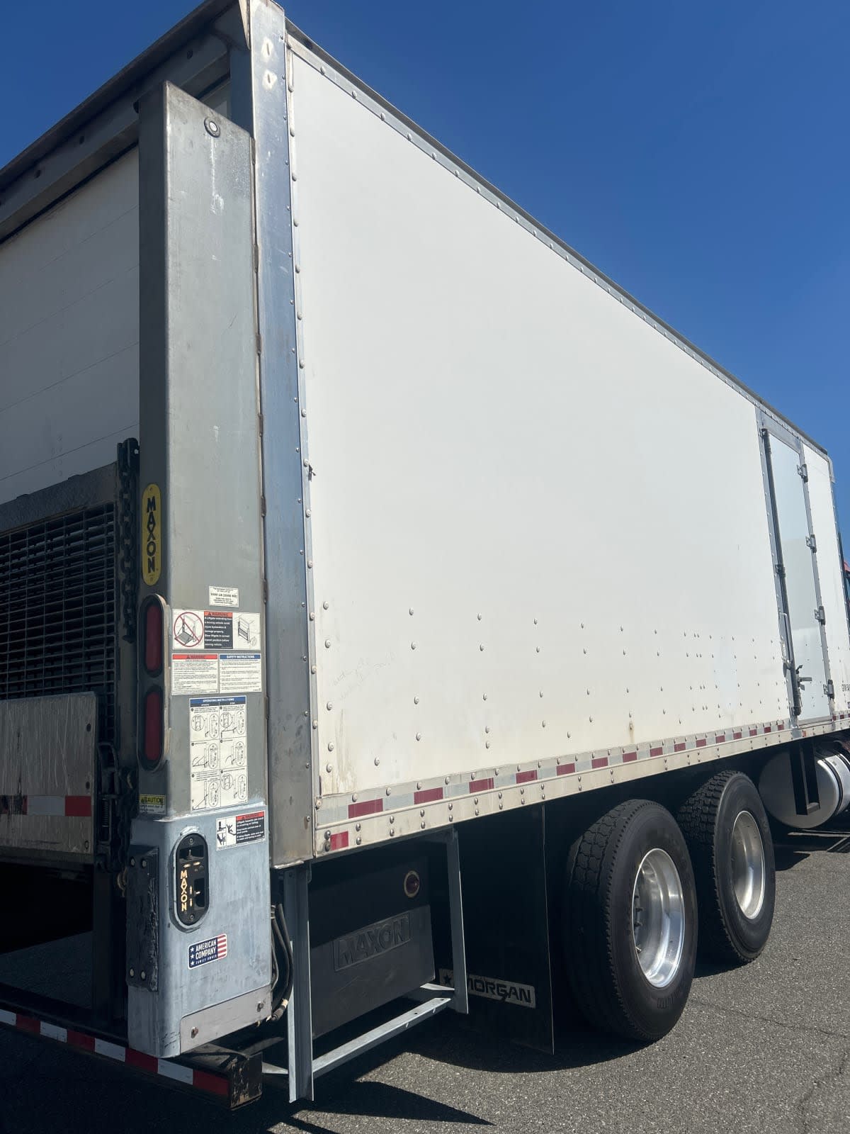 2018 Freightliner Cascadia in Pomona, CA — photo 4