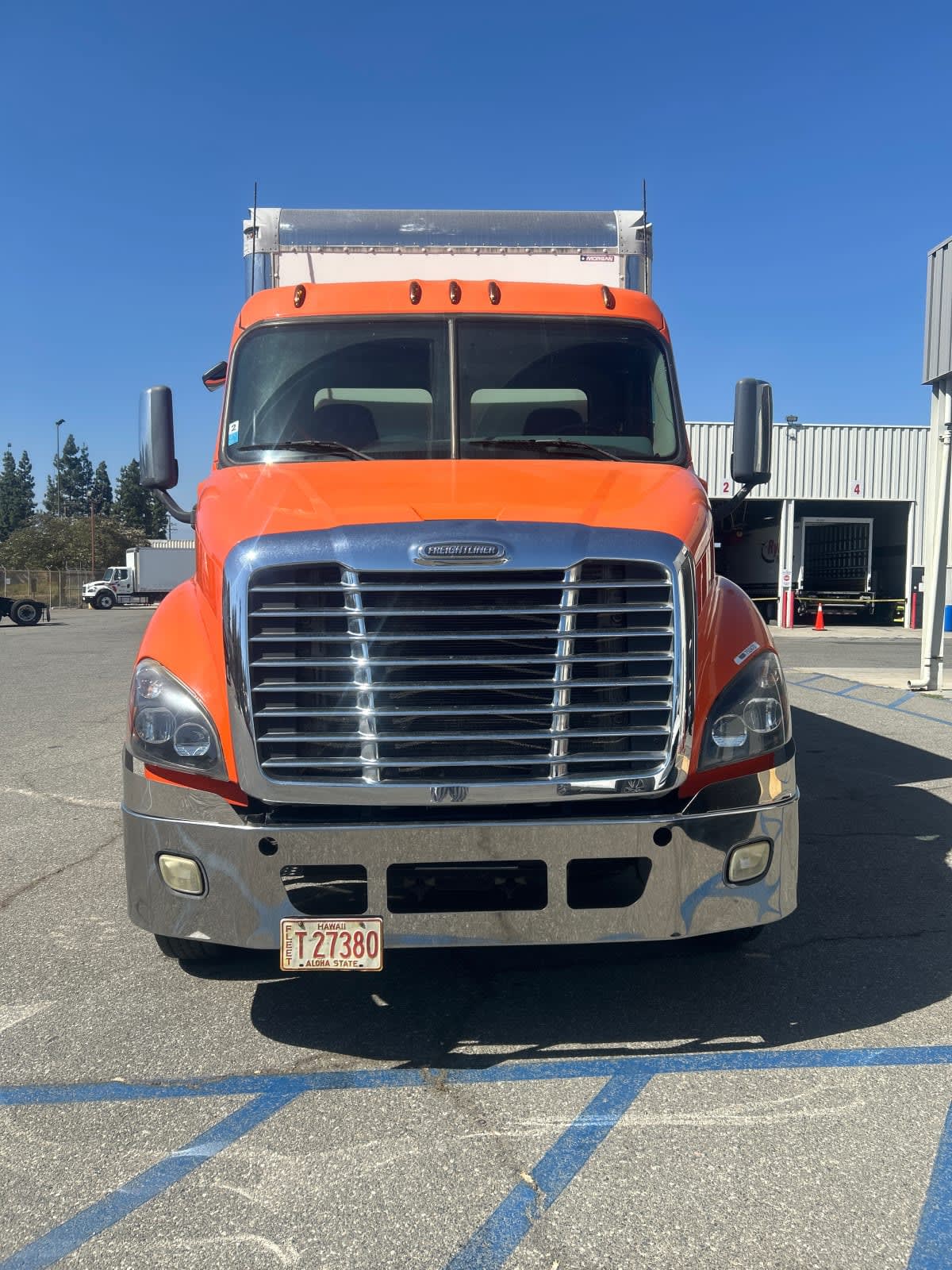 2018 Freightliner Cascadia in Pomona, CA — photo 2