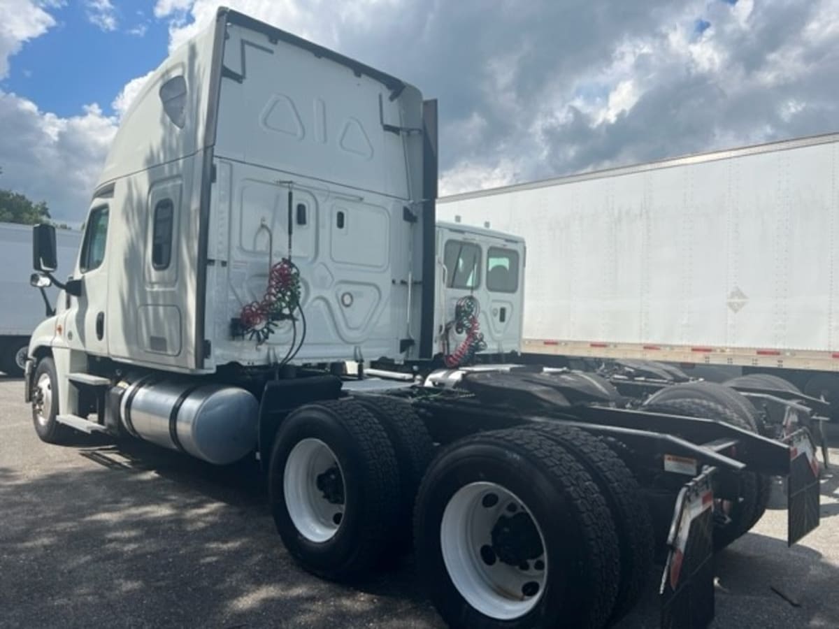 2018 Freightliner/Mercedes CASCADIA 752621