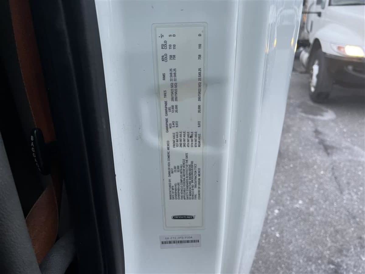 2018 Freightliner - image 11