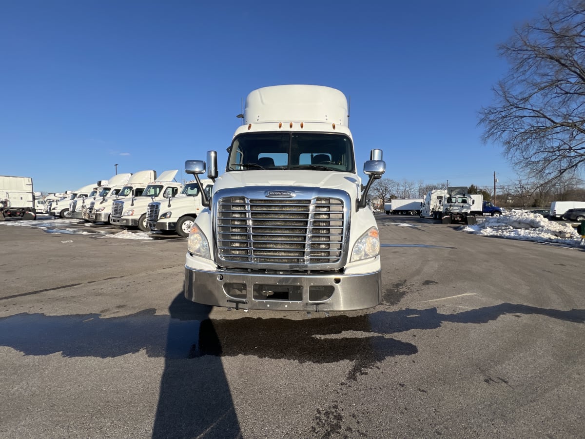 2018 Freightliner - image 2