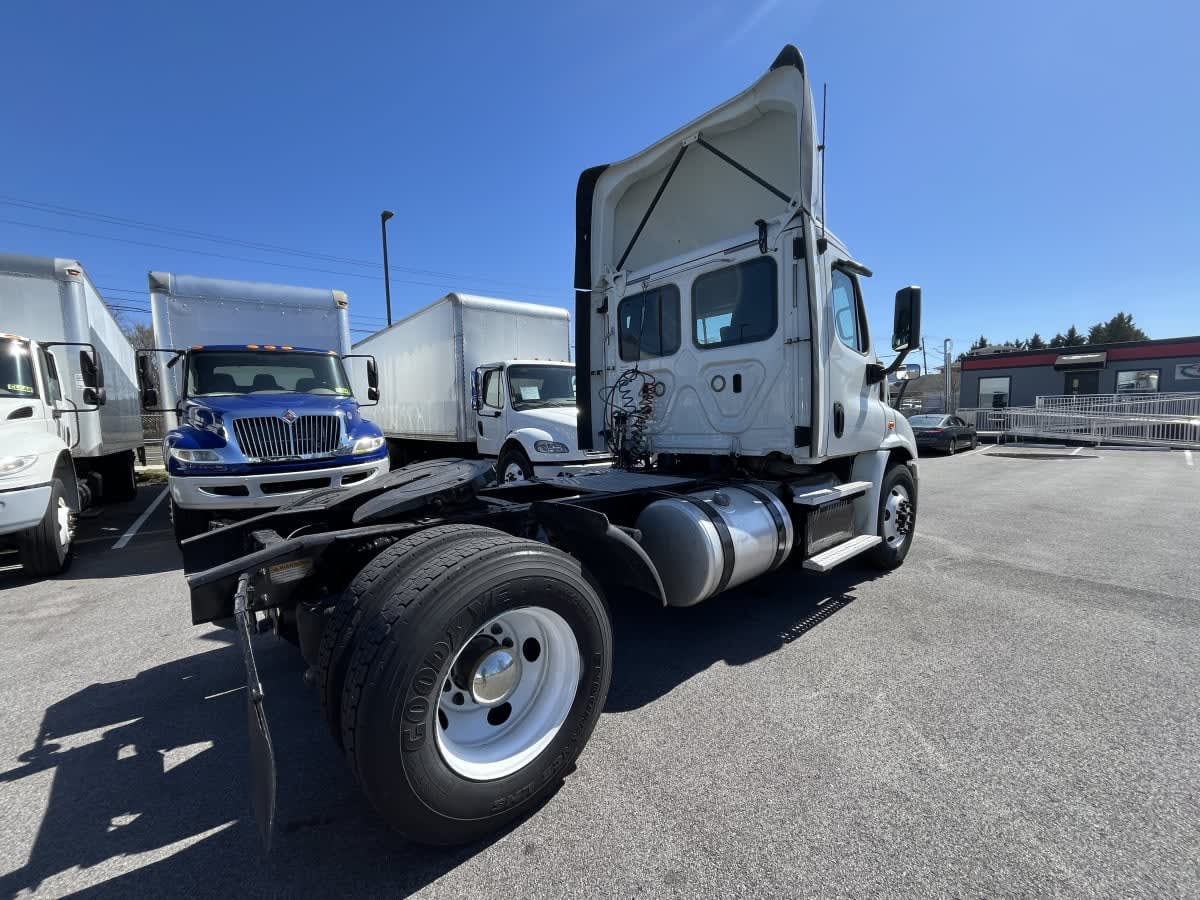 2018 Freightliner - image 4