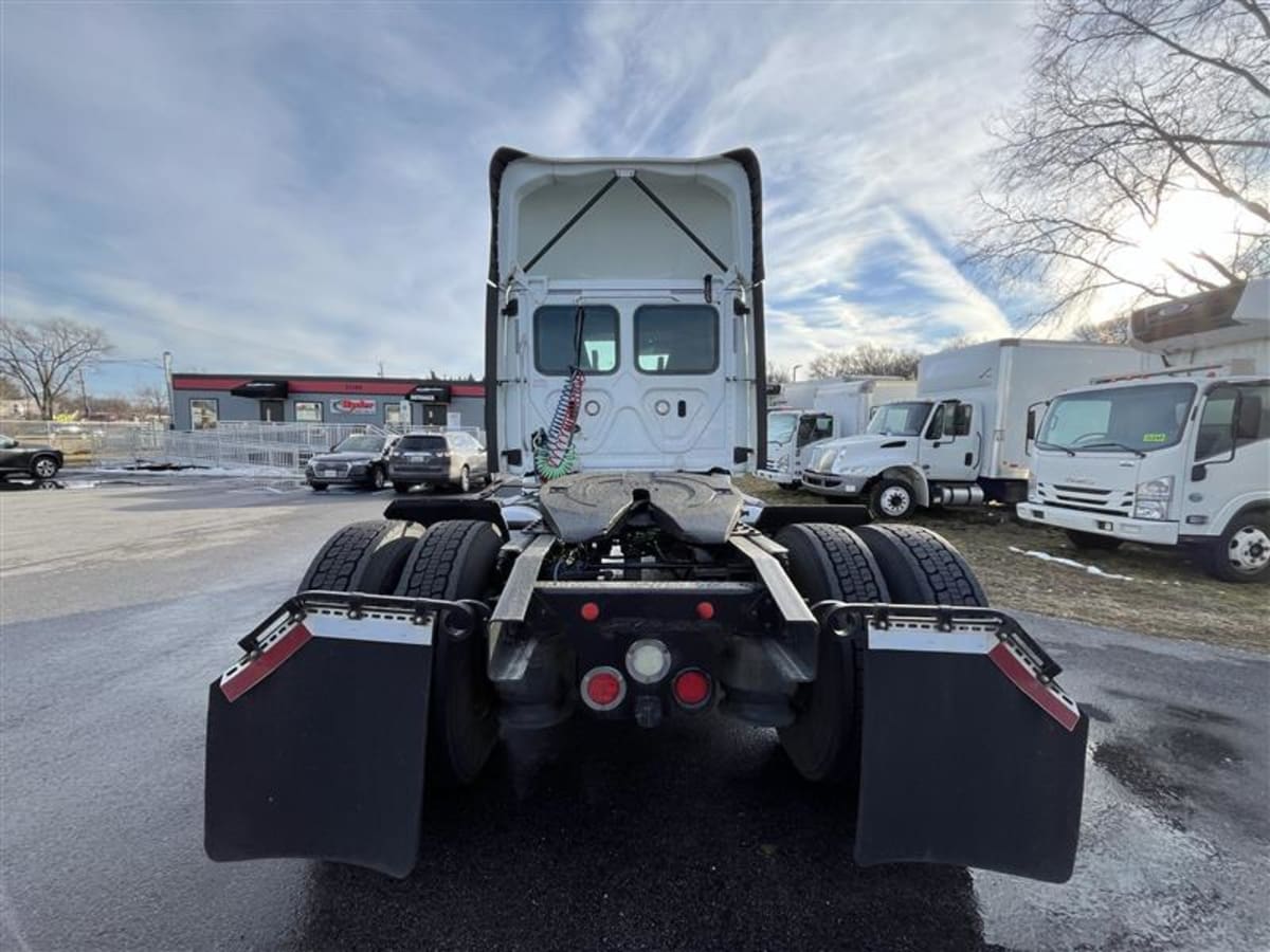 2018 Freightliner - image 5