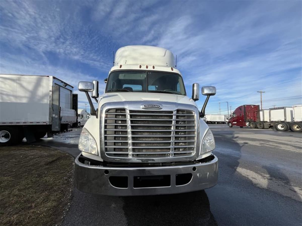 2018 Freightliner - image 2