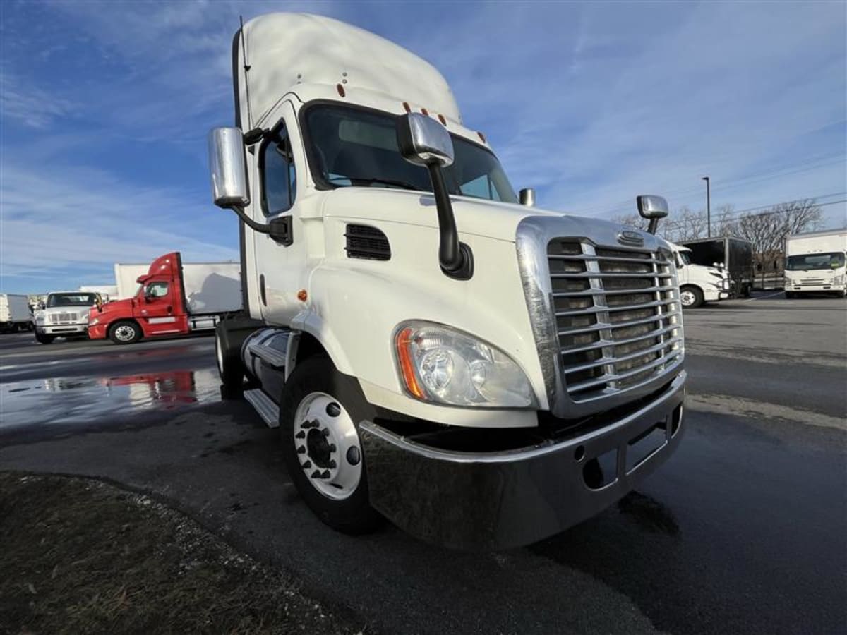 2018 Freightliner - image 3