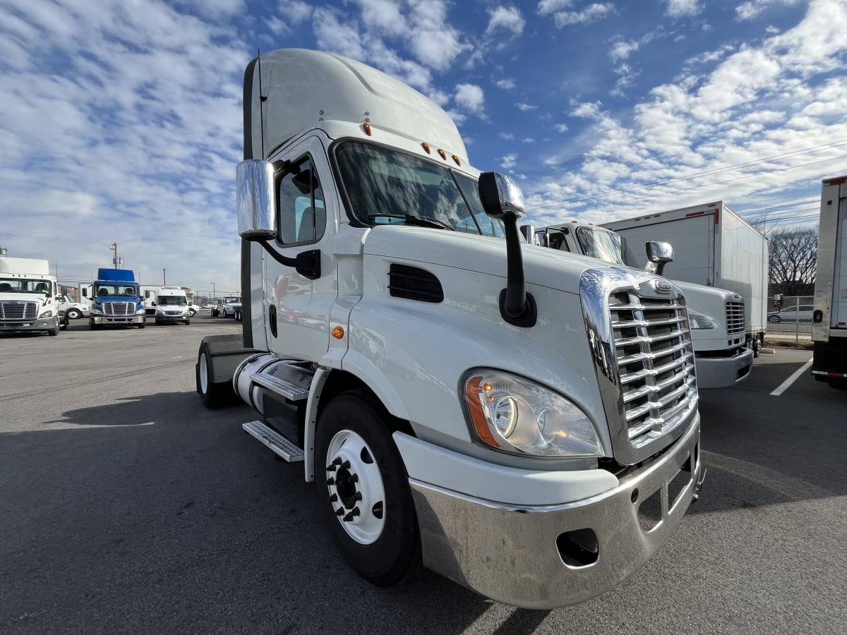 2018 Freightliner - image 3