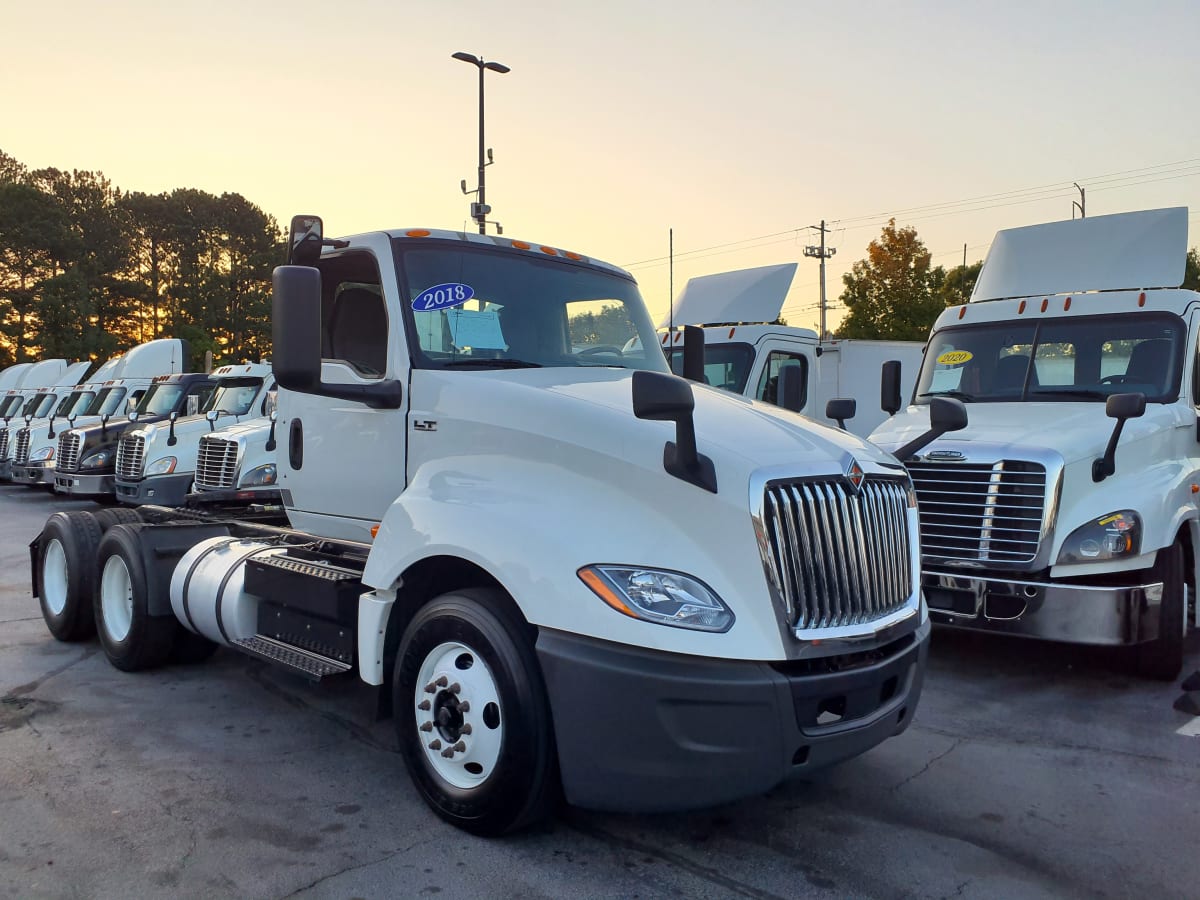 2018 Navistar International LT625 DAYCAB T/A 752840