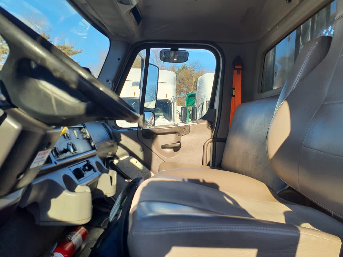 2018 Freightliner/Mercedes M2 106 753037