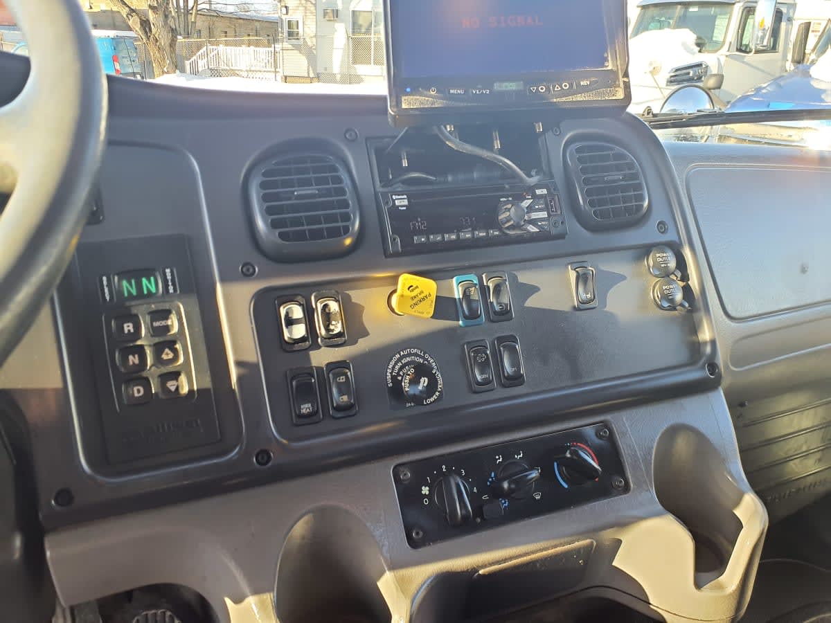 2018 Freightliner/Mercedes M2 106 753037