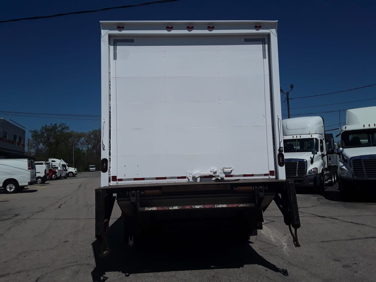 2018 Freightliner/Mercedes M2 106 753583