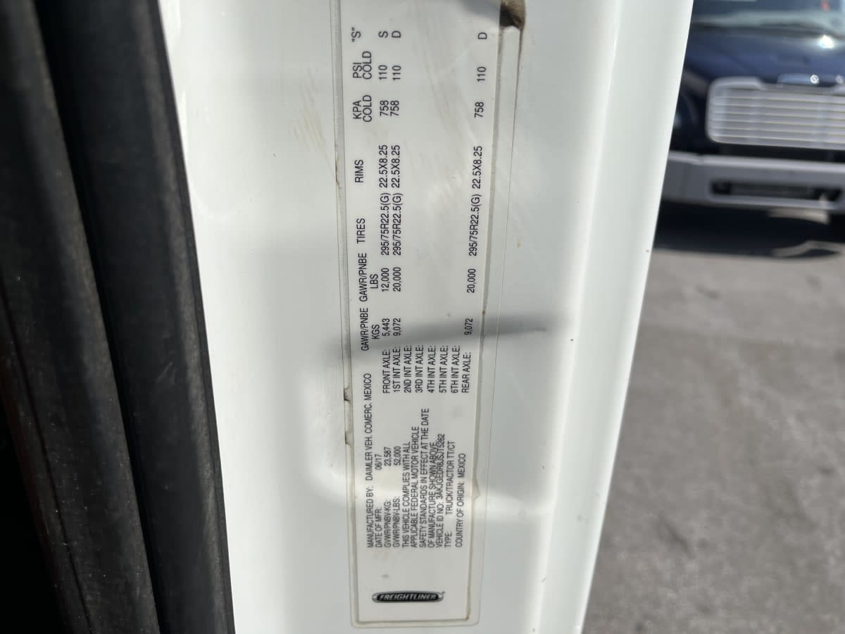 2018 Freightliner - image 9