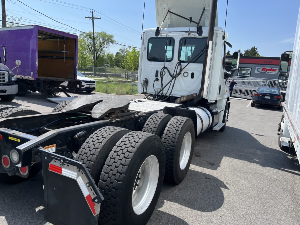 2018 Freightliner - image 4