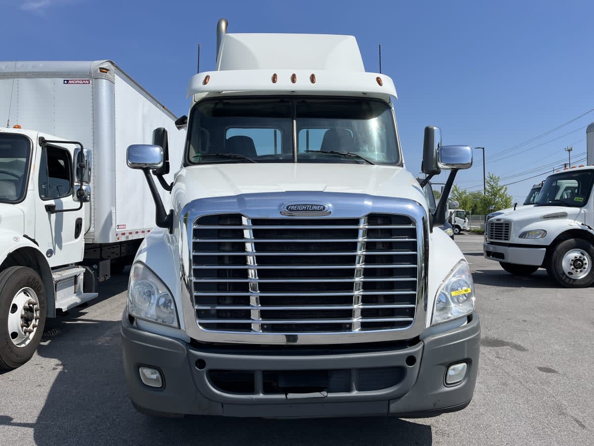 2018 Freightliner - image 2