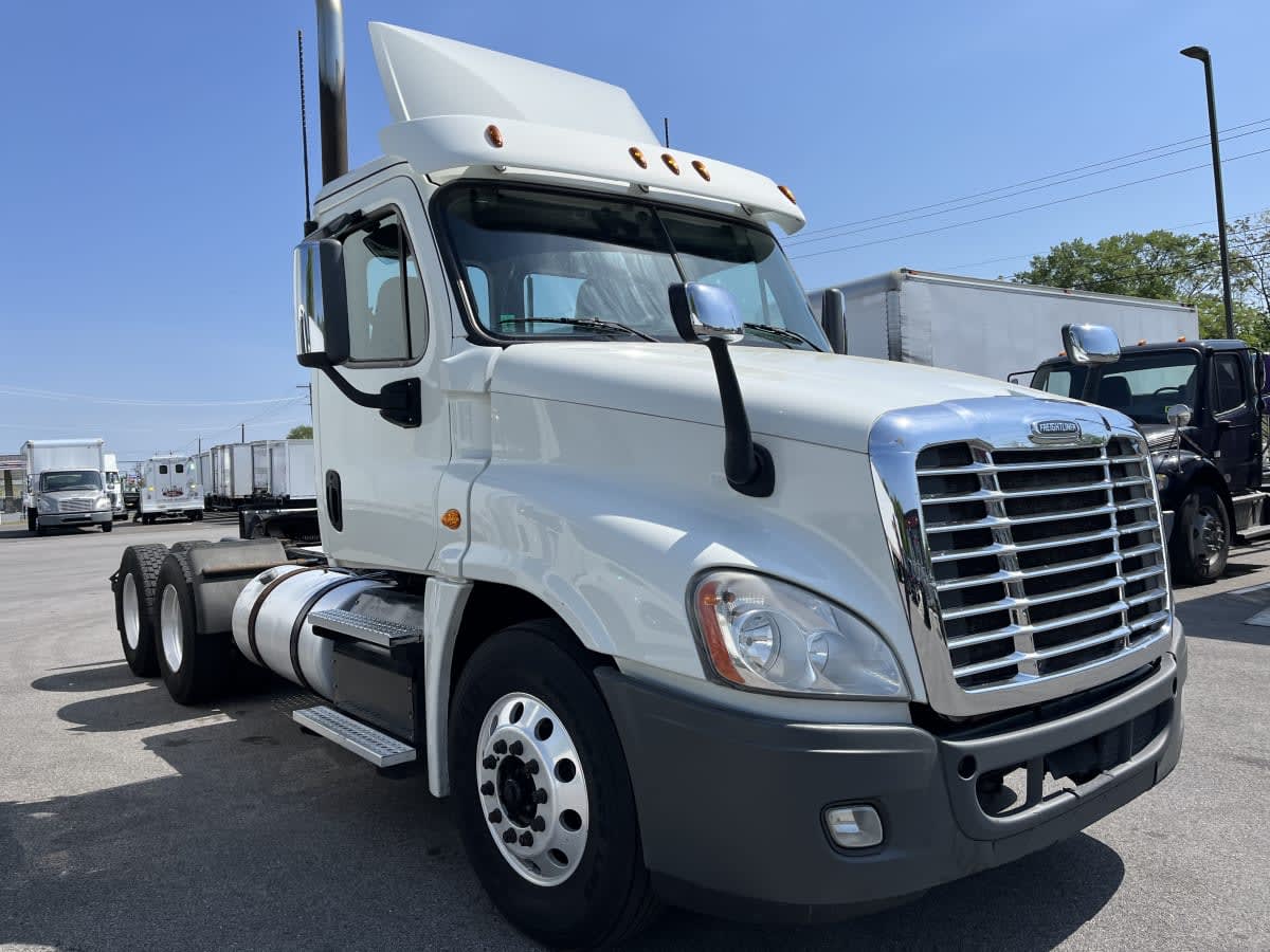 2018 Freightliner - image 3