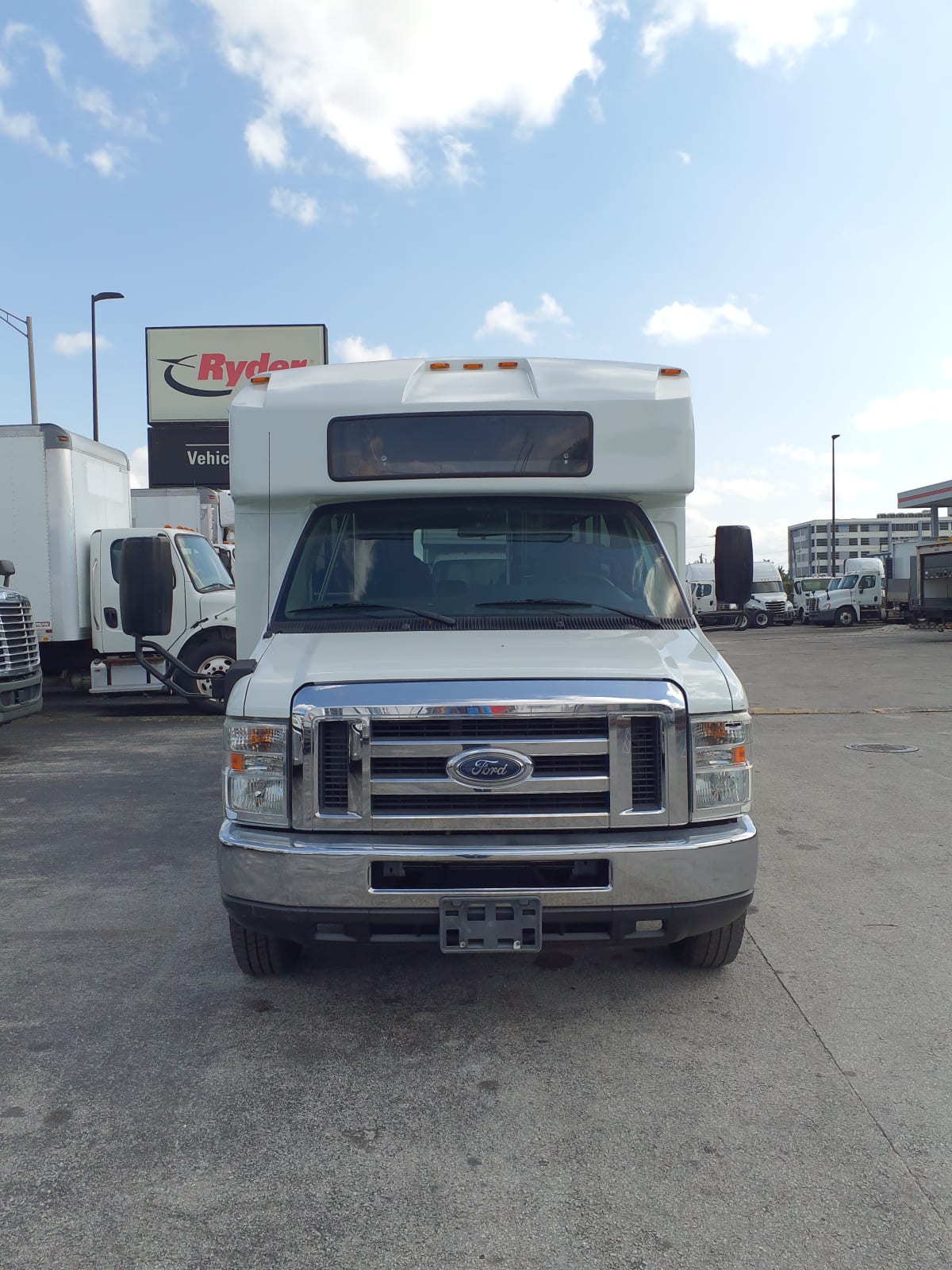 2016 Ford Motor Company E-450 (BUS) 753993