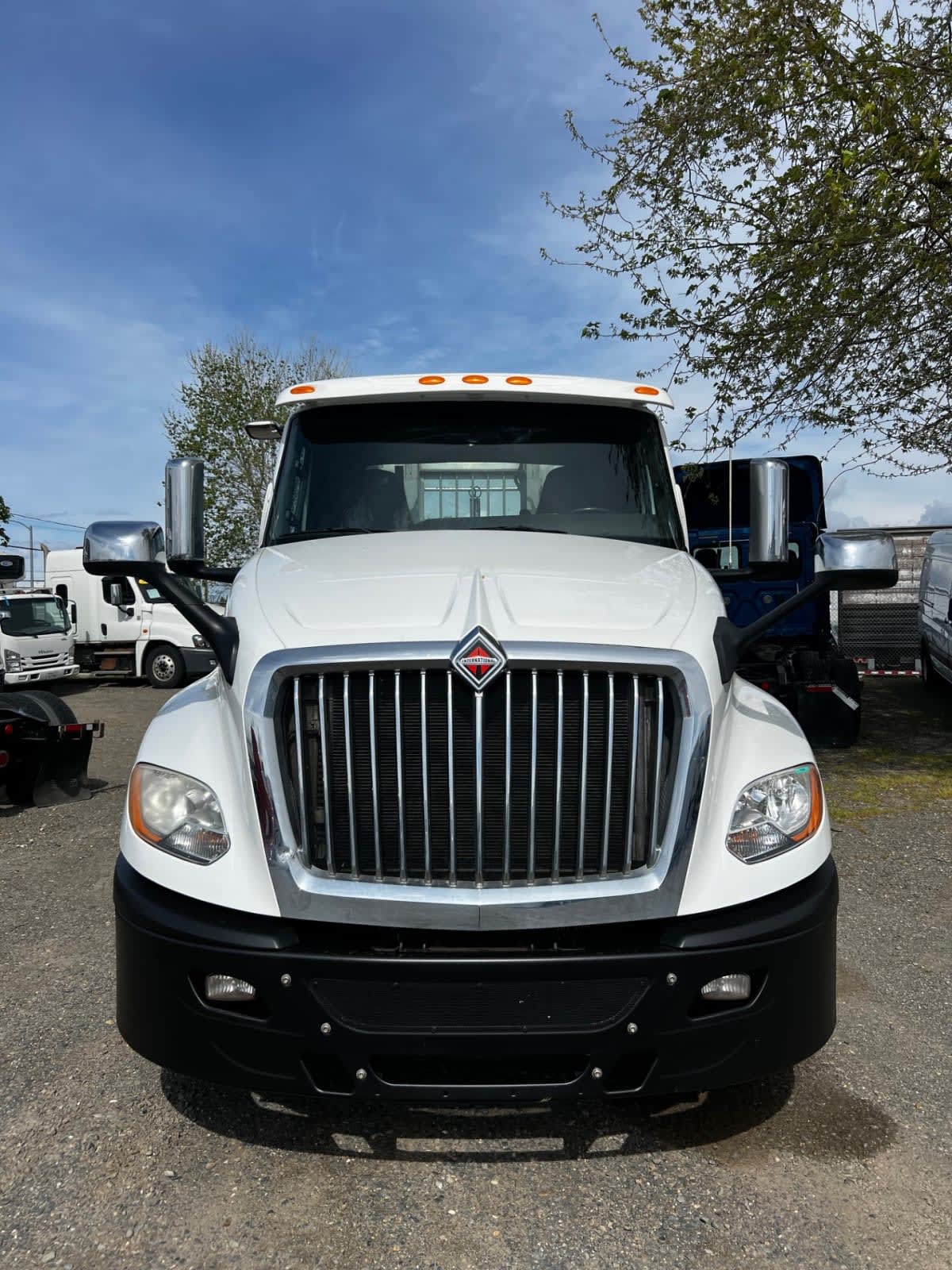 2018 International LT in West Sacramento, CA — photo 2
