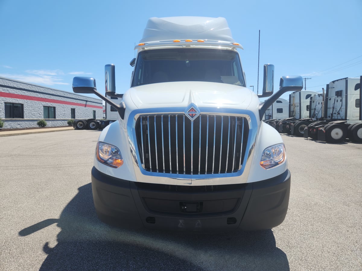 2018 Navistar International LT625 SLPR CAB 754282